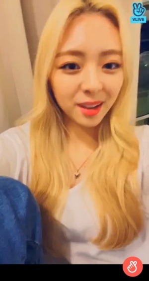 Yuna (Naver V Live)
