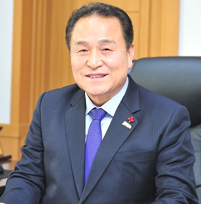 김영만 군위군수