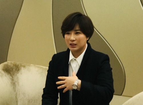 박세리 올림픽 여자 대표팀 감독이 인터뷰하고 있다.
