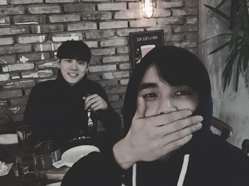 사진=윤지온 인스타그램