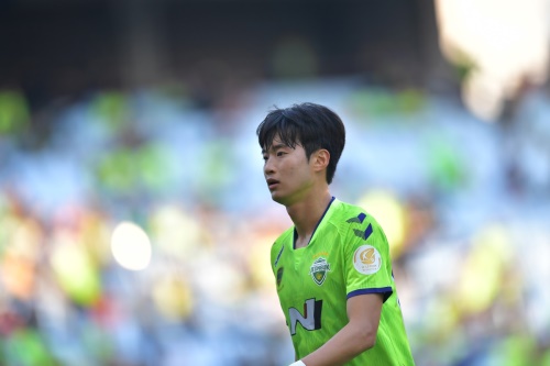 전북현대 김진수가 코로나19 확산 방지를 위해 5천만원 기부했다. [사진=전북현대]