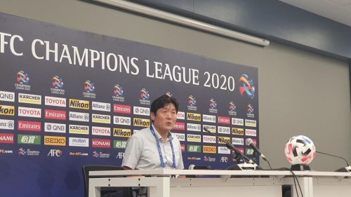 수원 삼성 이임생 감독이 경기 후 인터뷰에 응하고 있다. [사진=한국프로축구연맹]