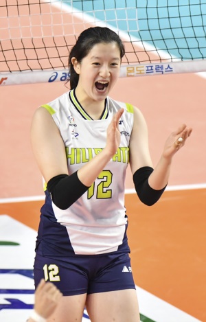 이다현이 지난 2월 9일 도로공사전에서 득점에 성공한 뒤 환호하고 있다.[사진=KOVO]
