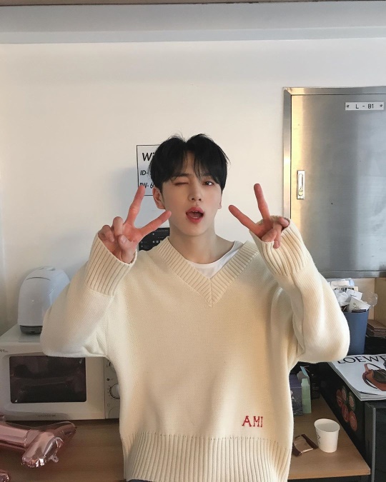 펜타곤 공식 인스타그램