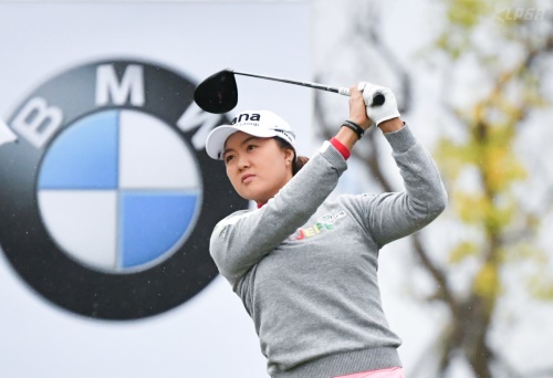 이민지가지난해  BMW레이디스챔피언십에서 드라이버 티샷을 마치고 있다. [사진= KLPGA]