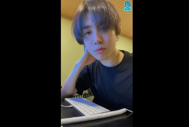 (Naver's V Live)