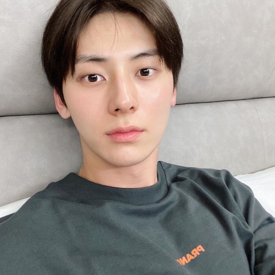 황민현 인스타그램