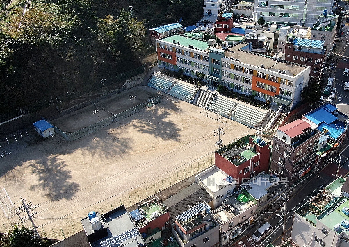 울릉군 신청사 건립 후보지로 선정된 옛 울릉중학교 (헤럴드 DB)