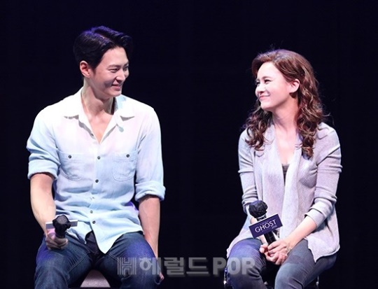 주원, 아이비/사진=민선유 기자