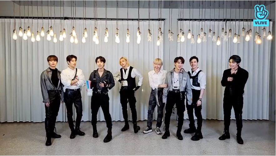 (Naver's V Live)