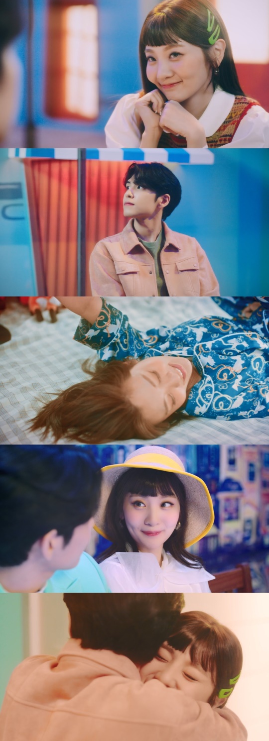'Dancing cartoon' MV 캡처
