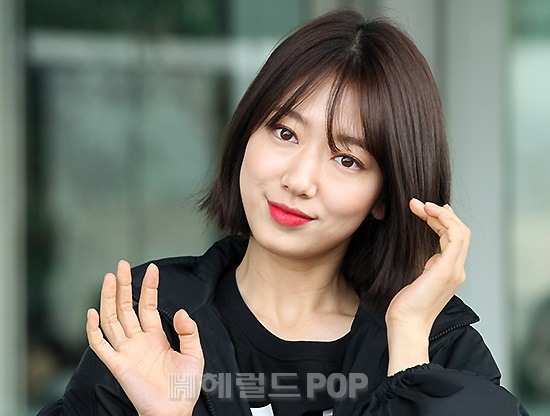 지난 2019년 3월 2일, 박신혜가 해외 일정 참석을 위해 공항을 통해 출국하고 있다./사진=민선유 기자