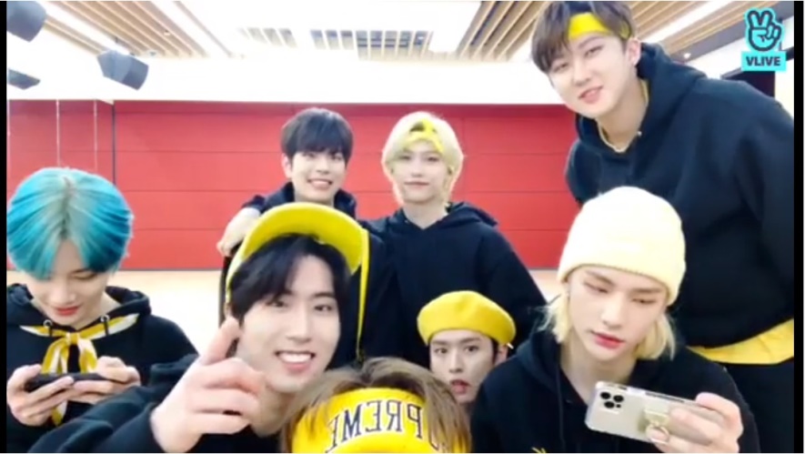 (Naver's V Live)