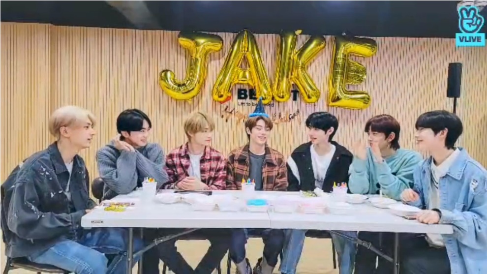 (Naver's V Live)