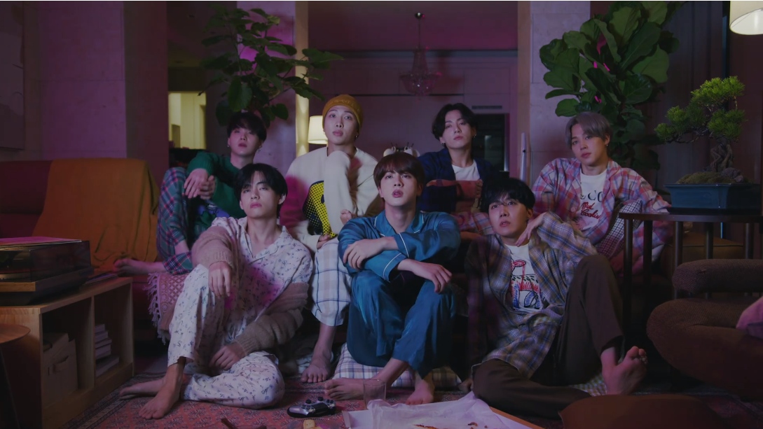 (Naver's V Live)