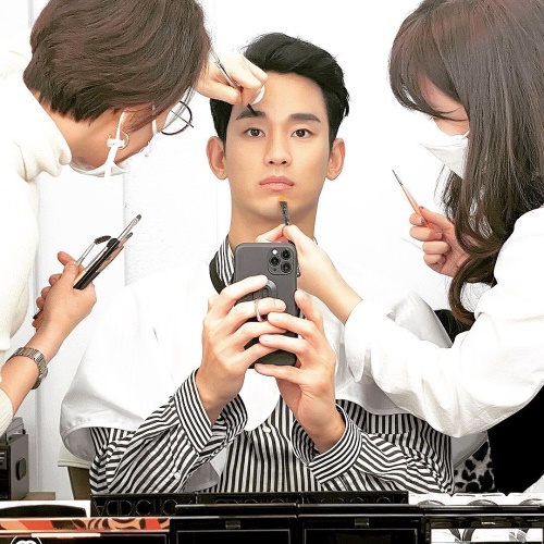 사진=김수현 인스타그램