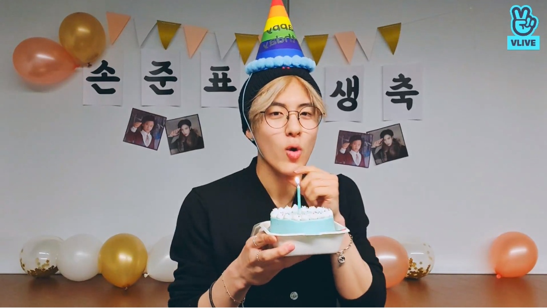 (Naver's V Live)