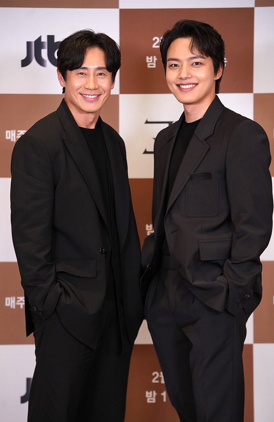 배우 신하균, 여진구/사진=JTBC 제공
