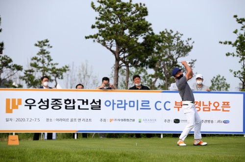 지난해 코로나19 이후 처음 열린 이 대회에서 156명이 출전하는 풀 사이즈를 시도했었다.