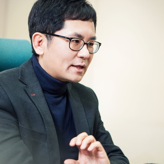 문유석 작가/사진=CJ ENM 제공