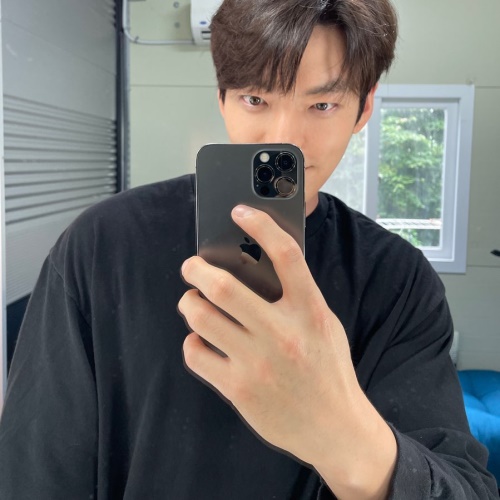 사진=김우빈 인스타그램