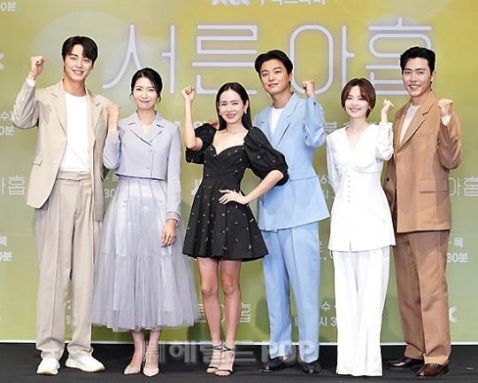 이태환, 김지현, 손예진, 연우진, 전미도, 이무생/사진제공=JTBC