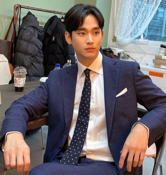 김수현 인스타