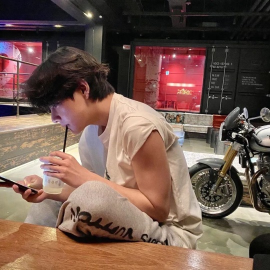 뷔 인스타그램