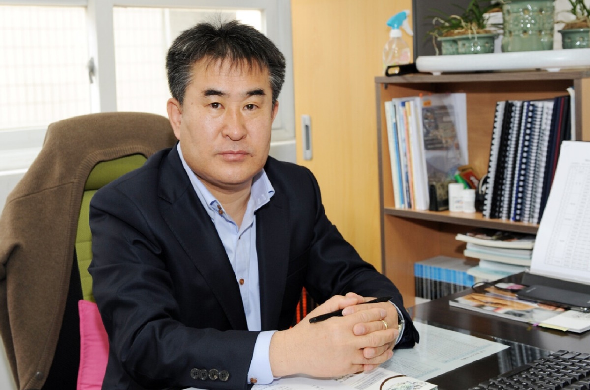 수산부문 으로 대한민국 신지식인으로 선정된 김경학 전 울릉군 해양수산과장