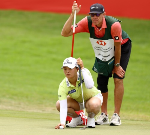 고진영이 3라운드에서 3타를 줄여 한 타 차 2위로 마쳤다. [사진=LPGA]