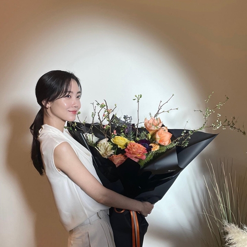 사진=신현빈 인스타그램