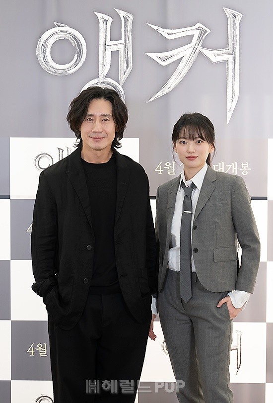 배우 신하균, 천우희/사진=에이스메이커 제공