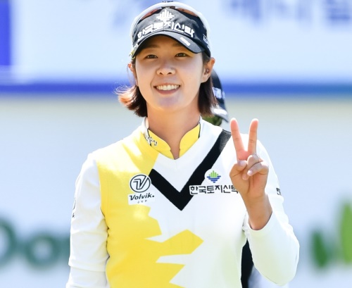 박지영이 메디힐한국일보 챔피언십 둘째날 한 타차 선두를 유지했다. [사진=KLPGA]