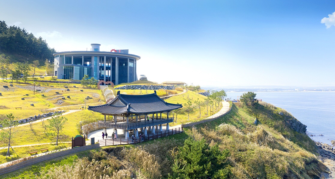 포항의 대표 관광지 연오랑세오녀테마공원 (포항시 제공)