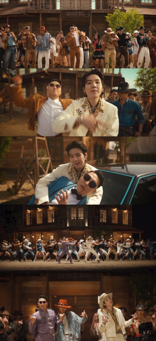 'That That' MV 캡처
