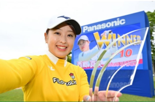 사이고 마오가 지난주 파나소닉 레이디스에서 시즌 4승을 달성했다. [사진=JLPGA]