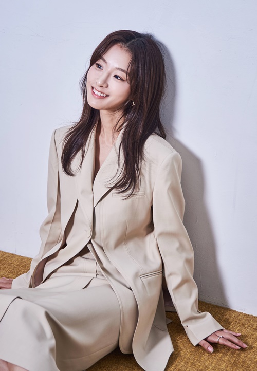 배우 현리/사진=그린나래미디어 제공