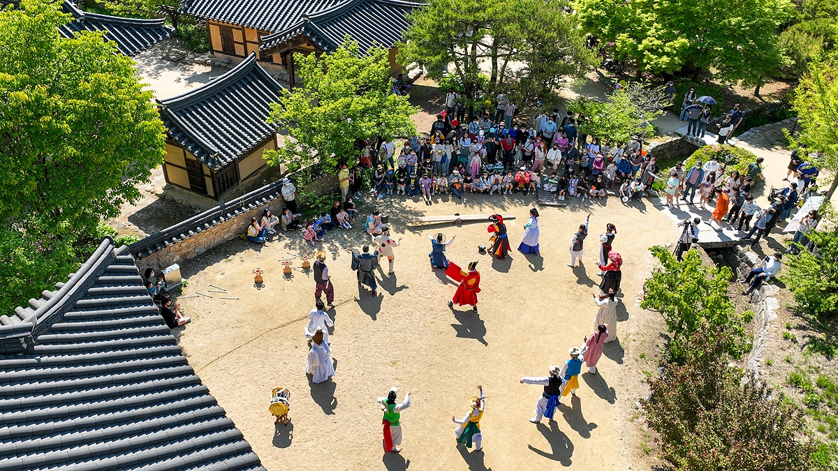 5일 시작된 영주한국 선비문화축제가 ‘한국 정신문화의 뿌리, 선비정신’이라는 주제로 8일까지 여린다(영주시 제공)