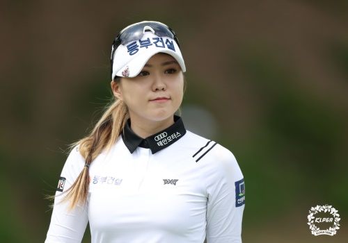 첫날 선두에 나선 조아연. [사진=KLPGA]