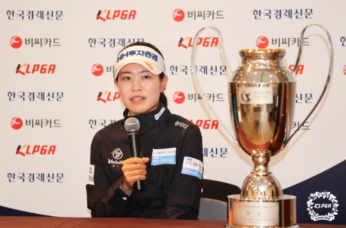 연장전 승리로 시즌 3승에 성공한 박민지가 우승 인터뷰를 하고 있다. [사진=KLPGA]