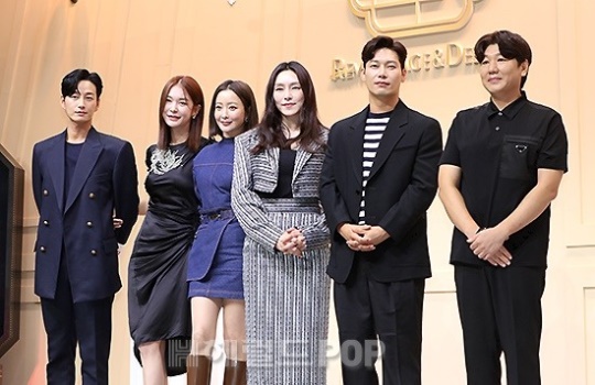 이현욱, 정유진, 김희선, 차지연, 박훈, 김정민 감독/사진=민선유기자