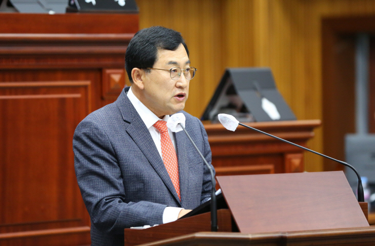 주낙영 경주시장이 18일 경주시의회 제269회 임시회 제1차 본회의에서 민선 8기 첫 시정연설을 하고 있다.[경주시 제공]