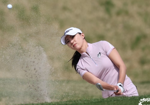 윤채영이 라쿠텐 슈퍼레이디스 둘째날 공동 2위로 올라섰다. [사진=KLPGA]