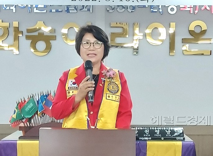 권영남 회장이 인사말을 하고 있다