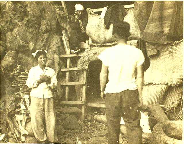 1950년대 경북 울릉군 독도 서도 물골에 있었던 제주 해녀들의 임시 숙소 모습. (경북도 제공)