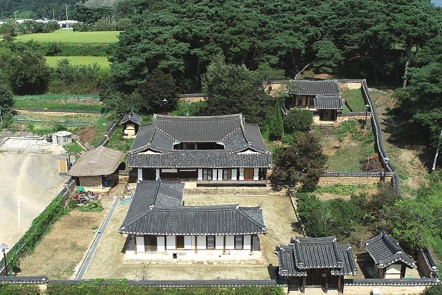 국가민속문화재로 지정된 상주 수암종택의 전경(상주시 제공)
