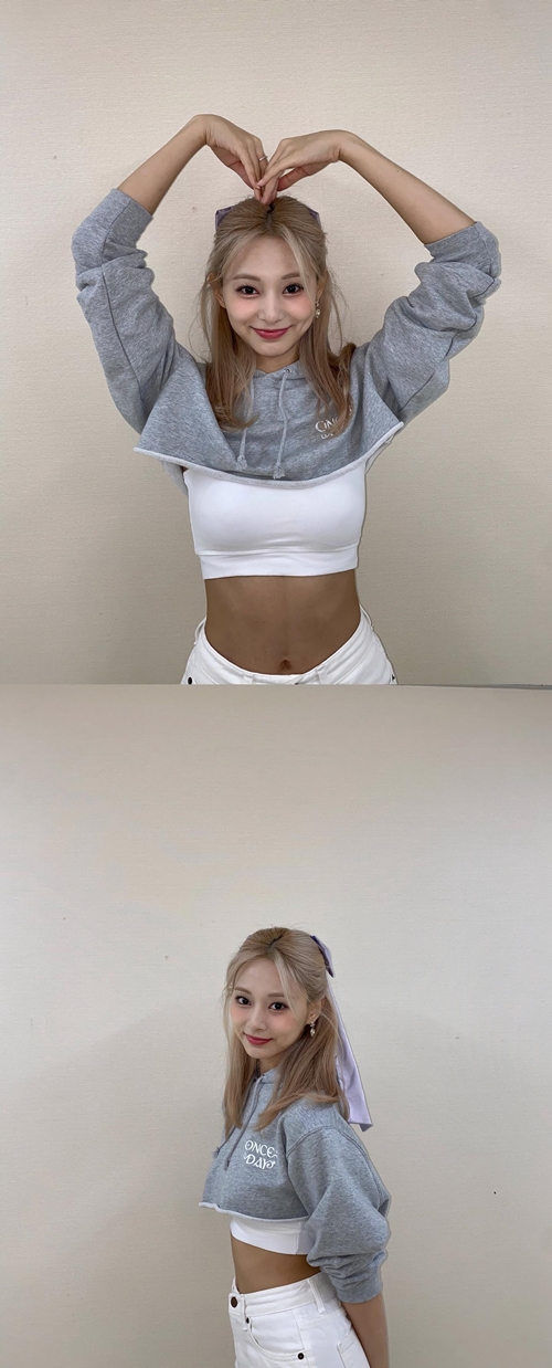 사진=쯔위 개인 소셜 계정