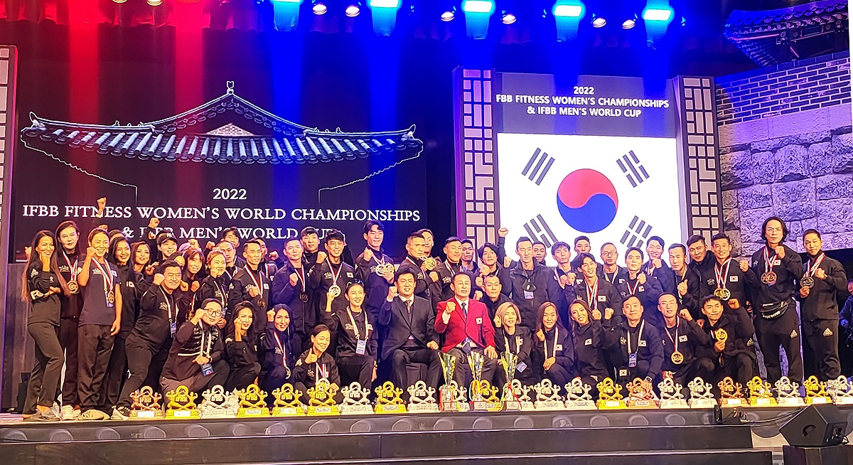 '2022 IFBB 피트니스 남자월드컵' 종목에서 종합우승을 차지한 대한민국 선수단(조직위 제공)