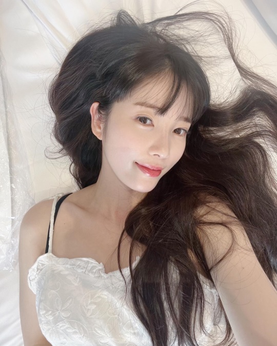 윤채경 채널