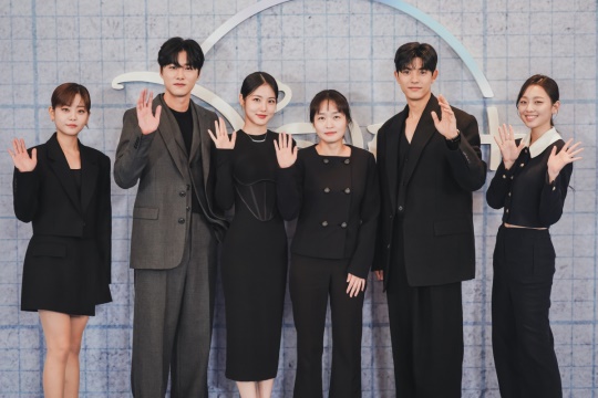 디즈니+